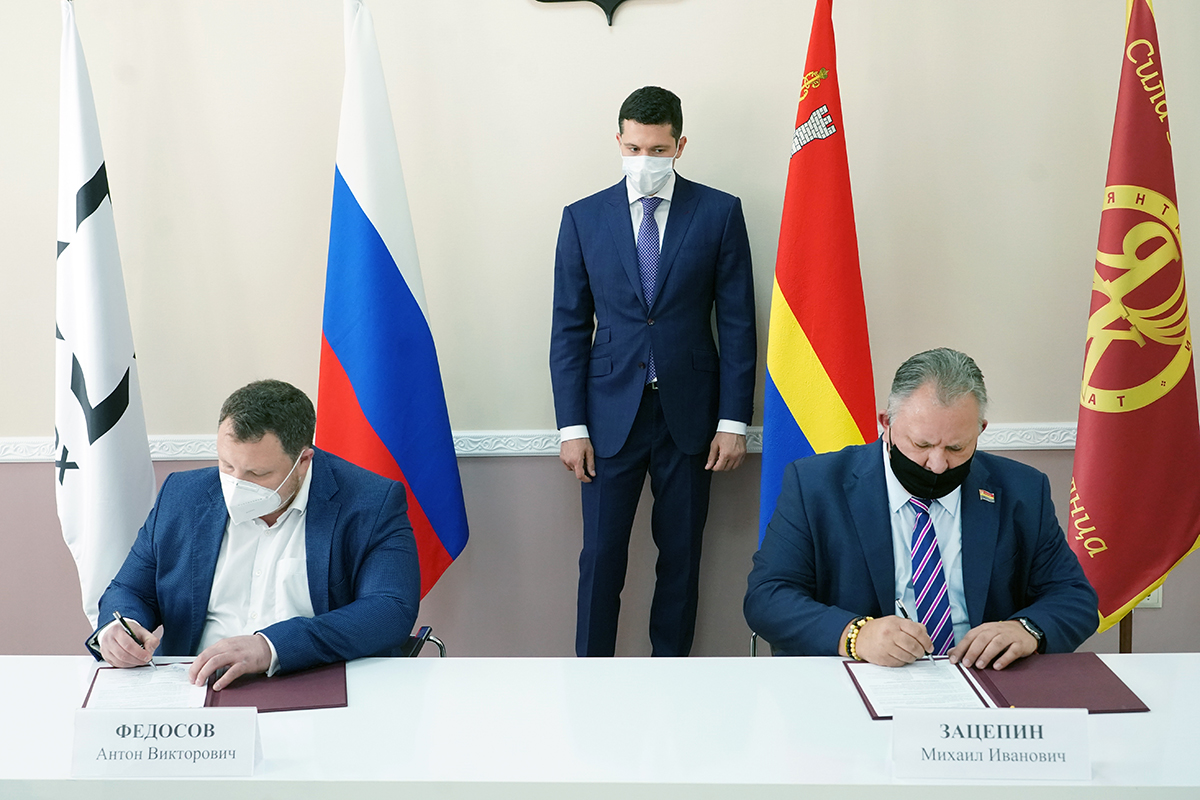 В Калининградской области впервые оформлен прямой контракт на поставку сырья янтарному промышленному кластеру